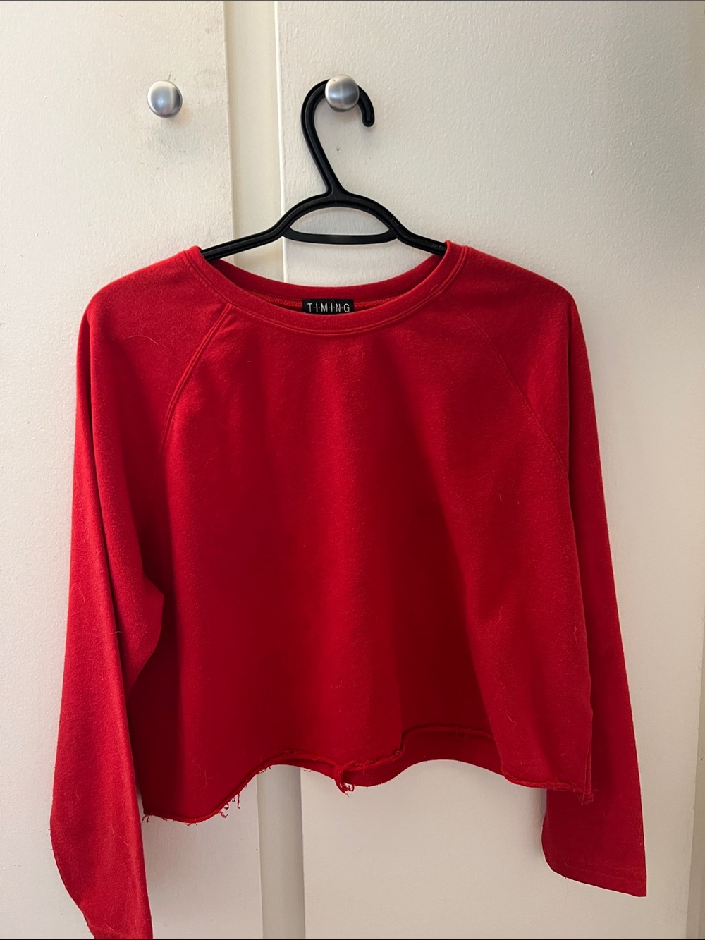 T.I.M.I.N.G. Red Raw-Hem Cropped Sweatshirt